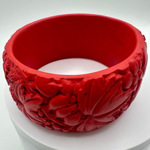 Vintage massive red Cinnabar Chinese carved lacquer floral bangle bracelet - Picture 7 of 10